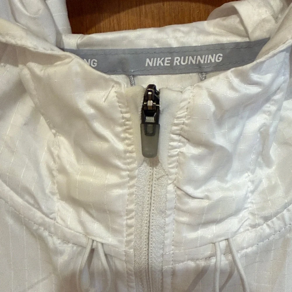 Nike White Hooded Track Jacket - Picture 3 of 9
